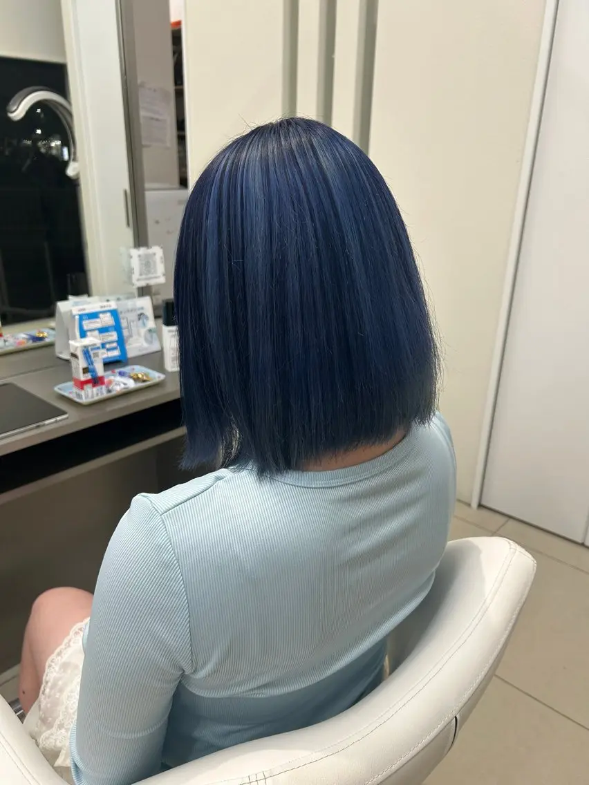 カラー 岡野 真帆のヘアスタイル