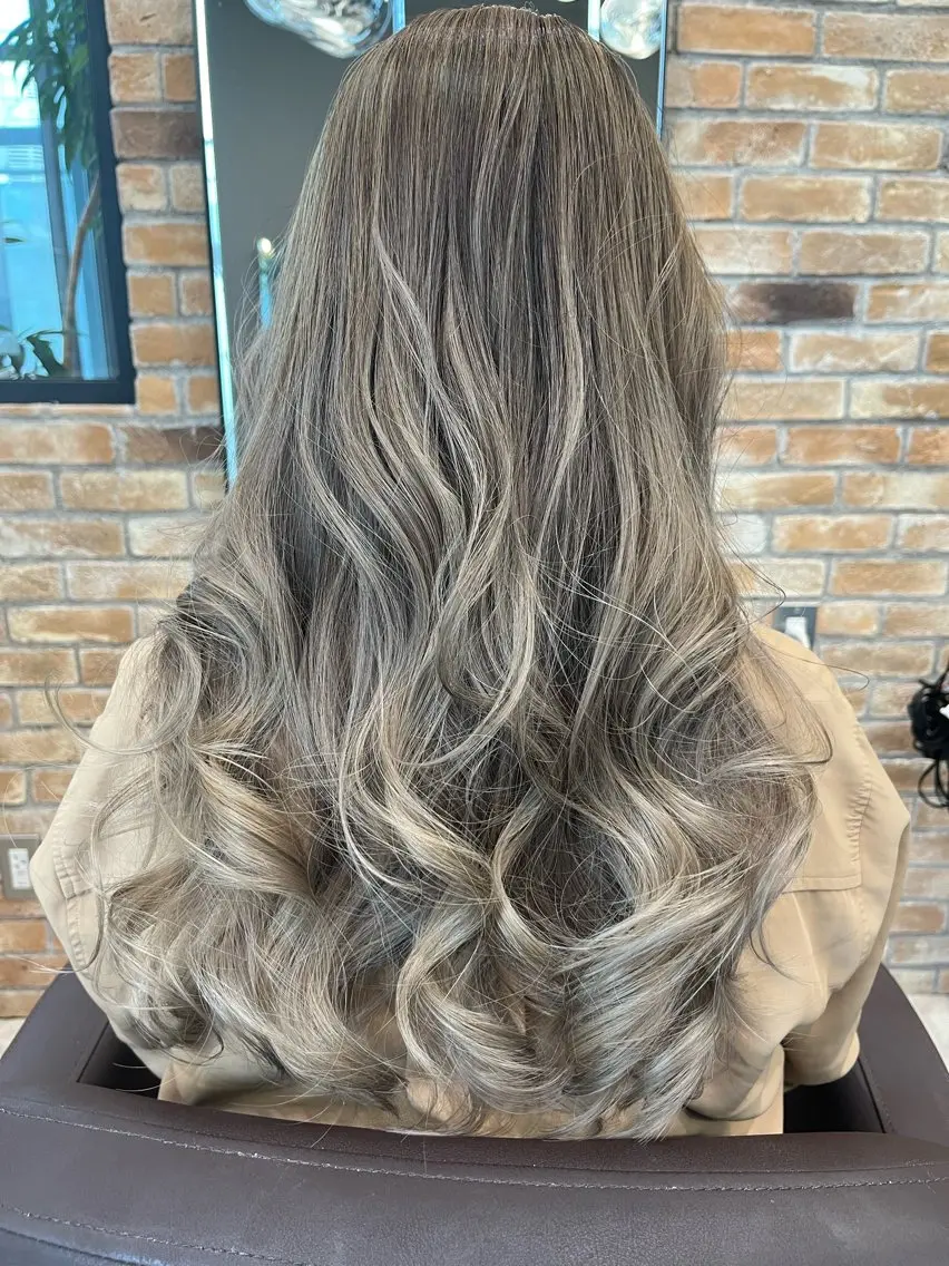 ロング ヘアカラー LucksiMie ginza 明松のヘアスタイル