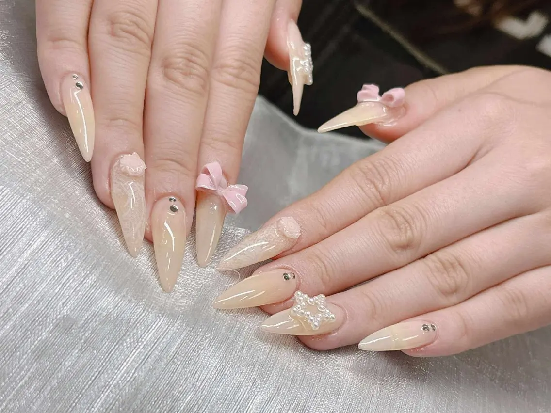 ネイル 長さ出し グラデーション 卒業式 キラキラネイル マグネットネイル ハンドネイル Lee Nailsのネイルデザイン