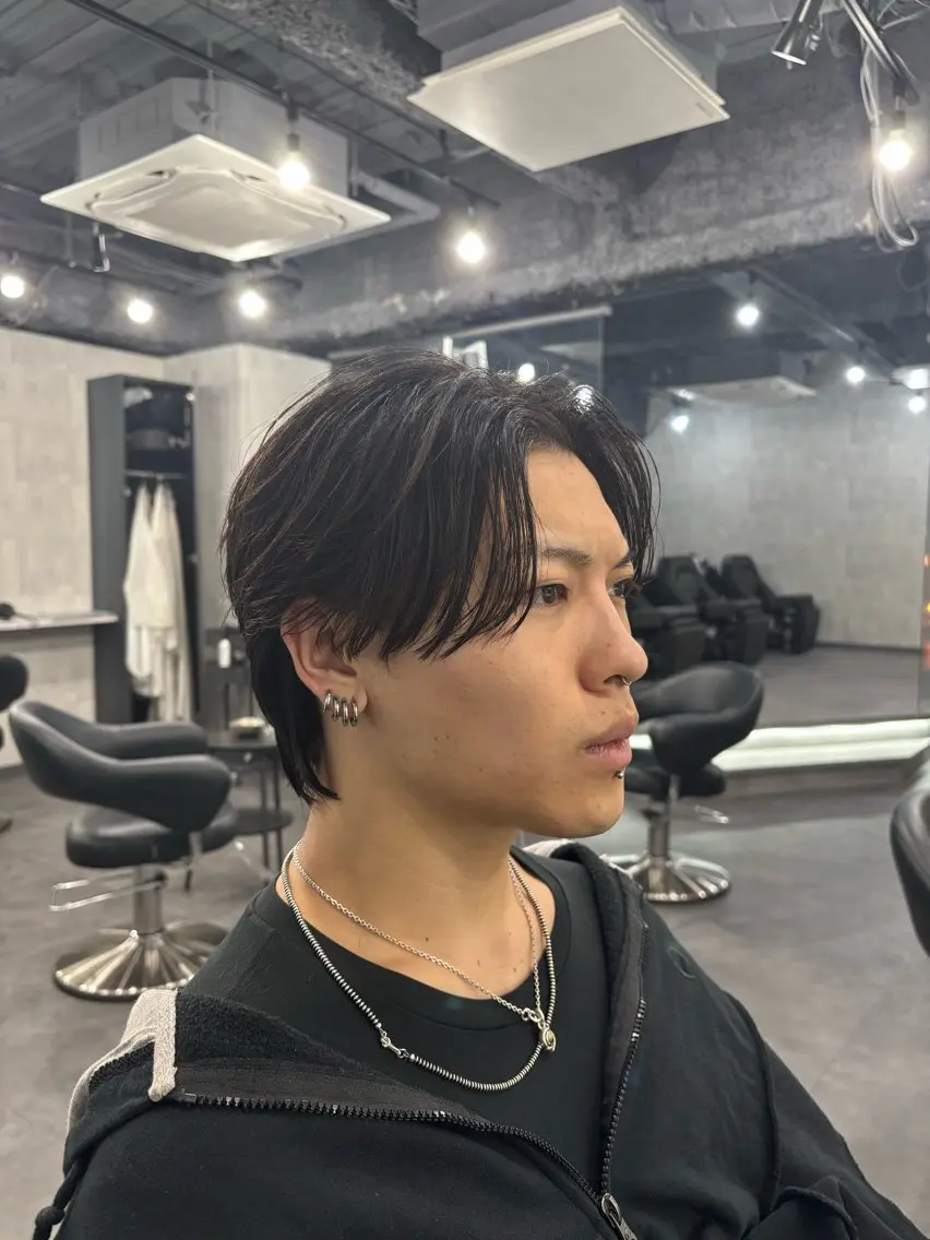 ミディアム レイヤーカット 山下 新士のヘアスタイル