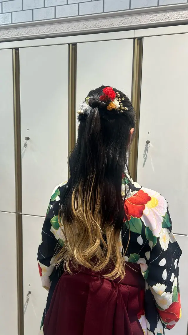ロング 卒業式のヘアスタイル ヘアセット/艶カラー emi🍒のヘアスタイル