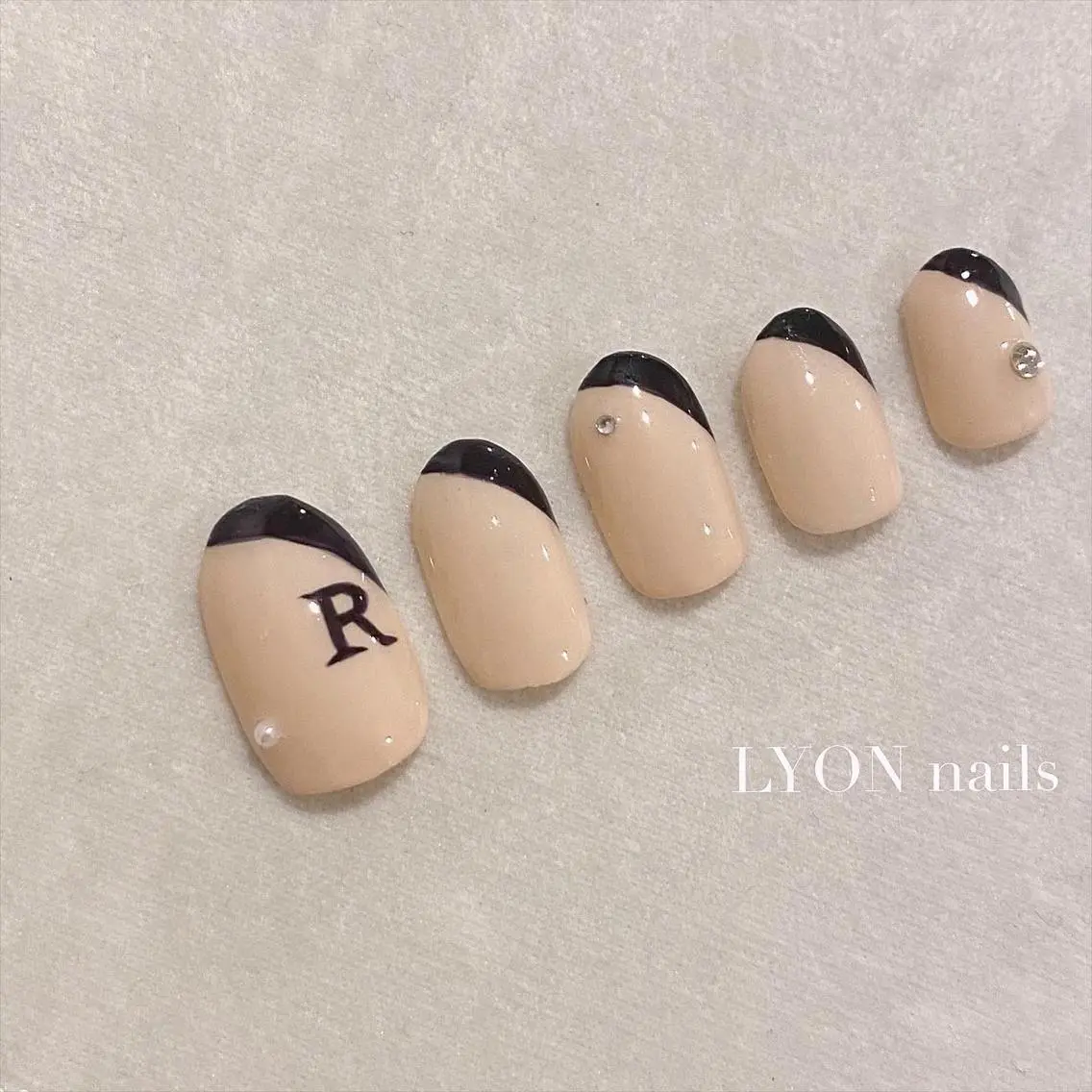 ネイル フレンチネイル ストーンネイル ハンドネイル Bethlee nailsのネイルデザイン