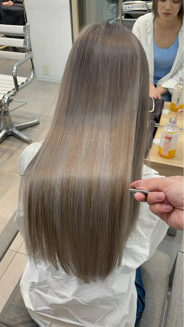 ロング カラー 髪質改善 ✨髪質改善✨美髪 矯正🫧小泉のヘアスタイル