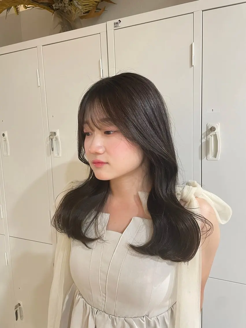 セミロング 透明感ベージュカラー yumekaのヘアスタイル