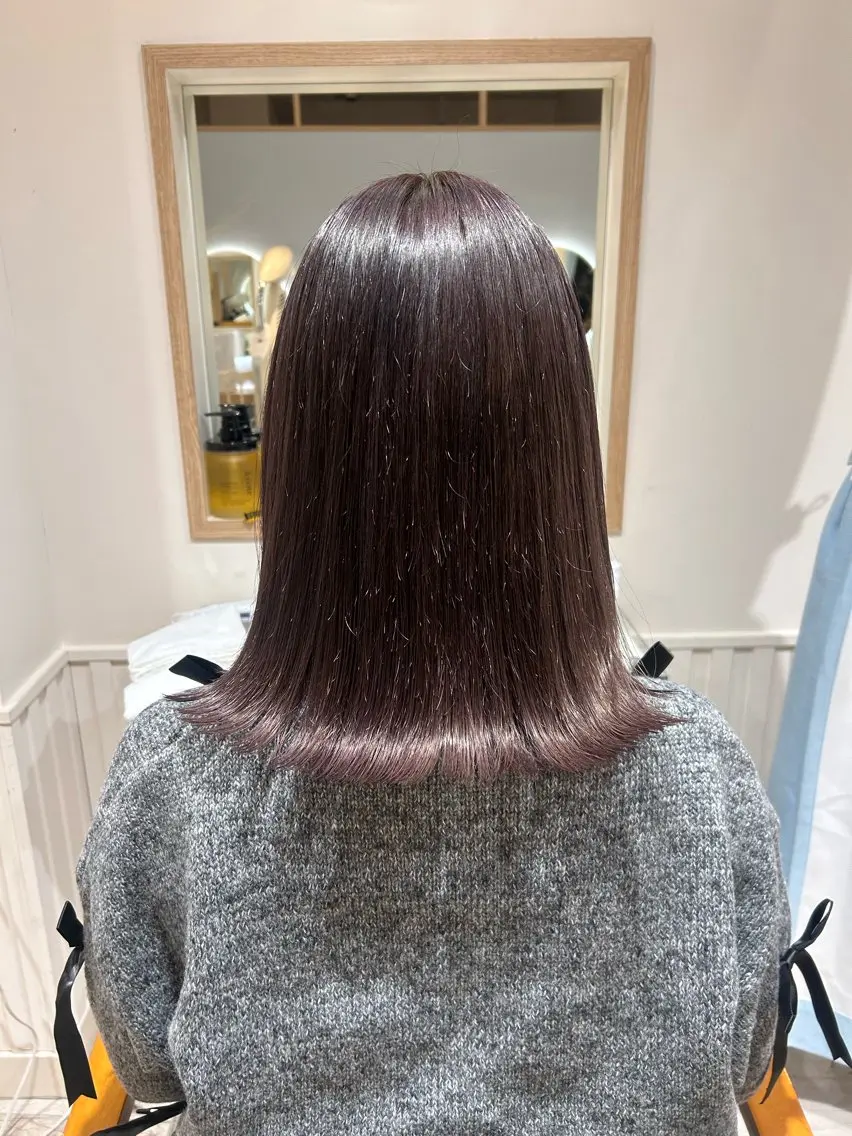 ミディアム カラー ブリーチ パープルカラー カット ヘアカラー 大川 夏実のヘアスタイル