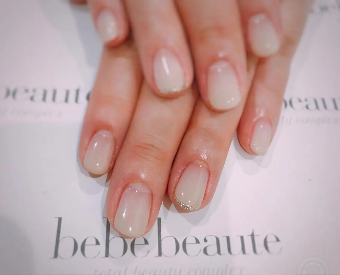 ネイル グラデーション BEBE BEAUTEのネイルデザイン