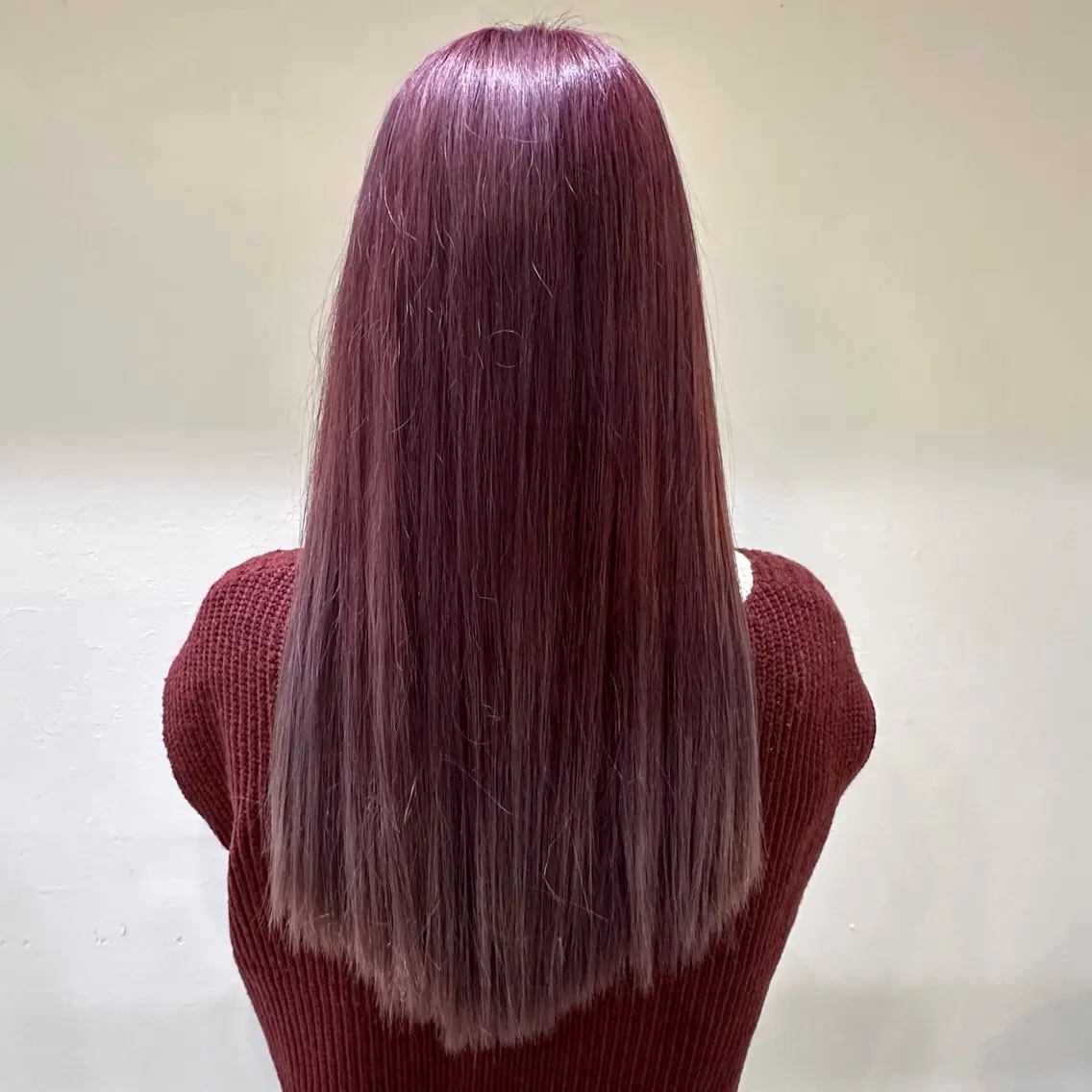 ロング カラー ブリーチ ピンクカラー 伊藤 旭華のヘアスタイル
