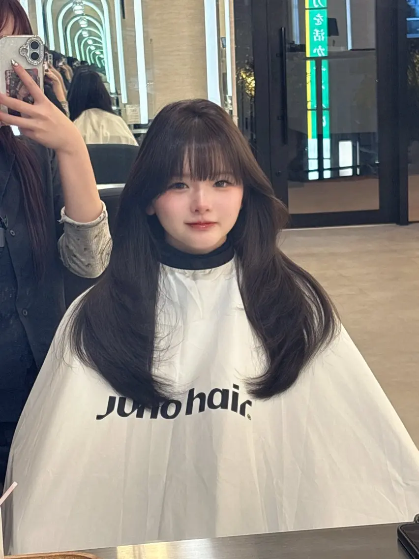 ロング カラー ヘアアレンジ ヘアカラー JUNO韓国ヘア MIAN.⋆𝜗𝜚のヘアスタイル