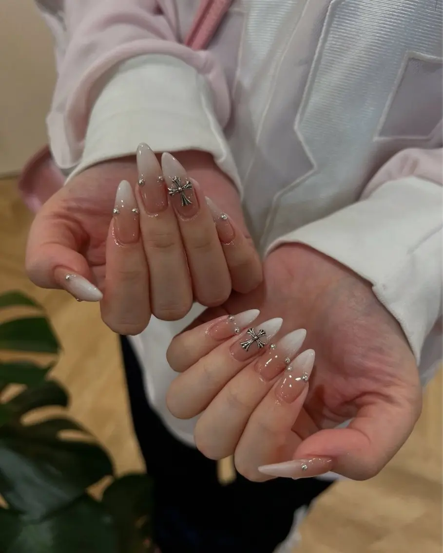 ネイル 長さ出し フレンチネイル 韓国ネイル ロングネイル シンプルネイル Mina Aurea Nailのネイルデザイン