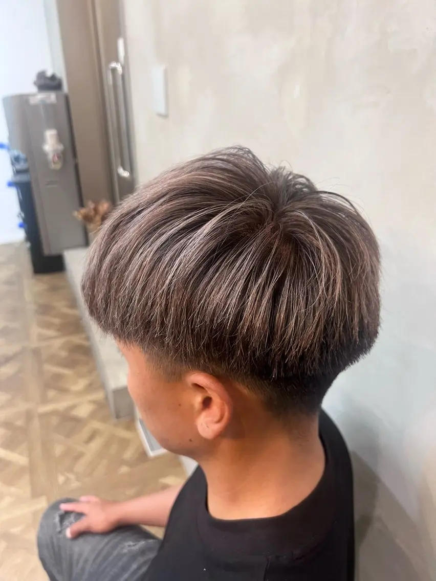 ショート カラー メンズ メンズメッシュ メッシュ シルバー 山田 晴琉のヘアスタイル