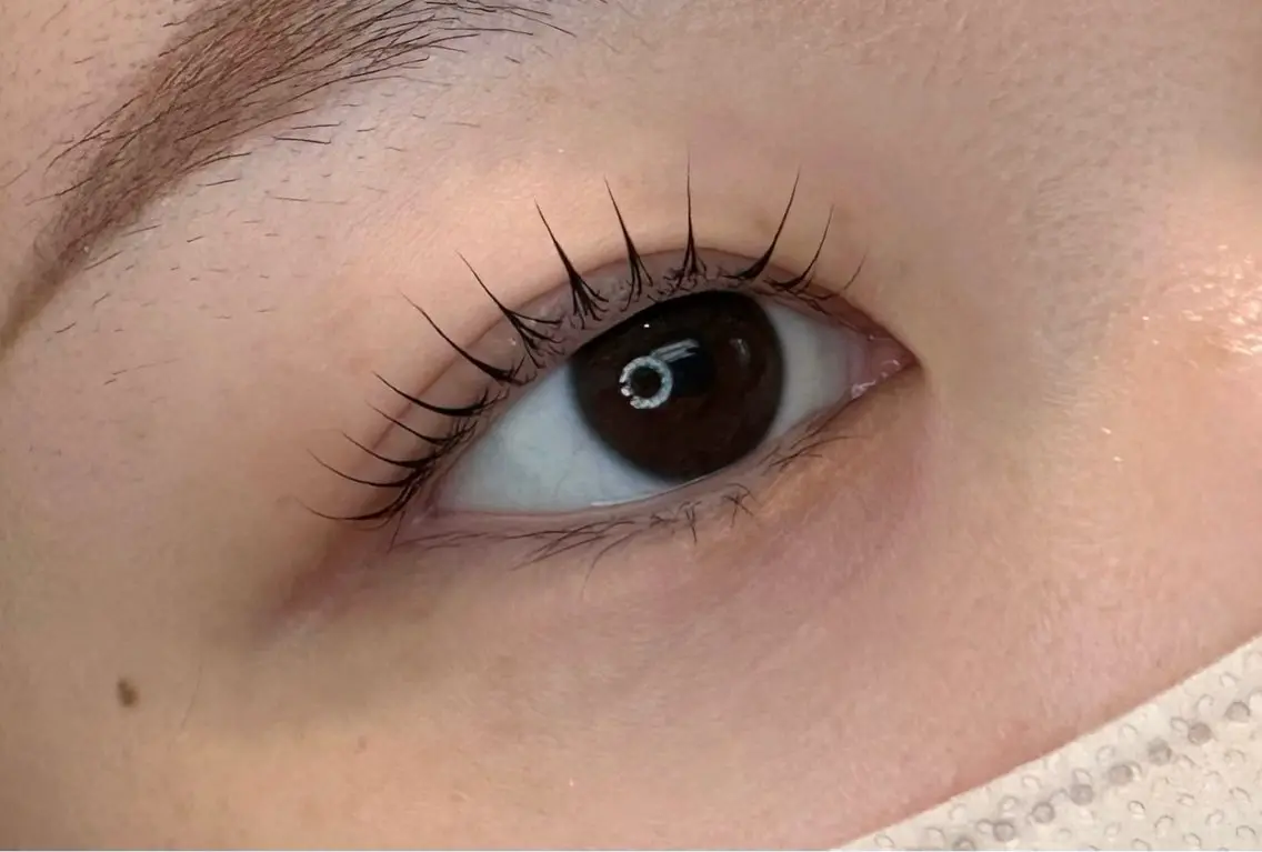 マツエク・マツパ 束感まつ毛 ナチュラル パリジェンヌラッシュリフト 一重×まつ毛パーマ soso eyelashの眉毛・アイブロウイメージ
