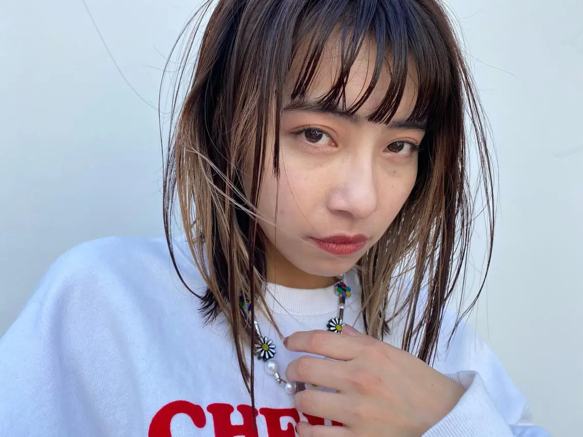 ミディアム カラー インナーカラー ✨透明感カラー✨ 🦖佐々木未来🦕のヘアスタイル