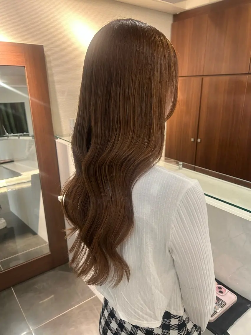 ロング カラー ベージュカラー ブラウンカラー オレンジ カット ヘアカラー トリートメント チーフデザイナー 若林　麻衣のヘアスタイル