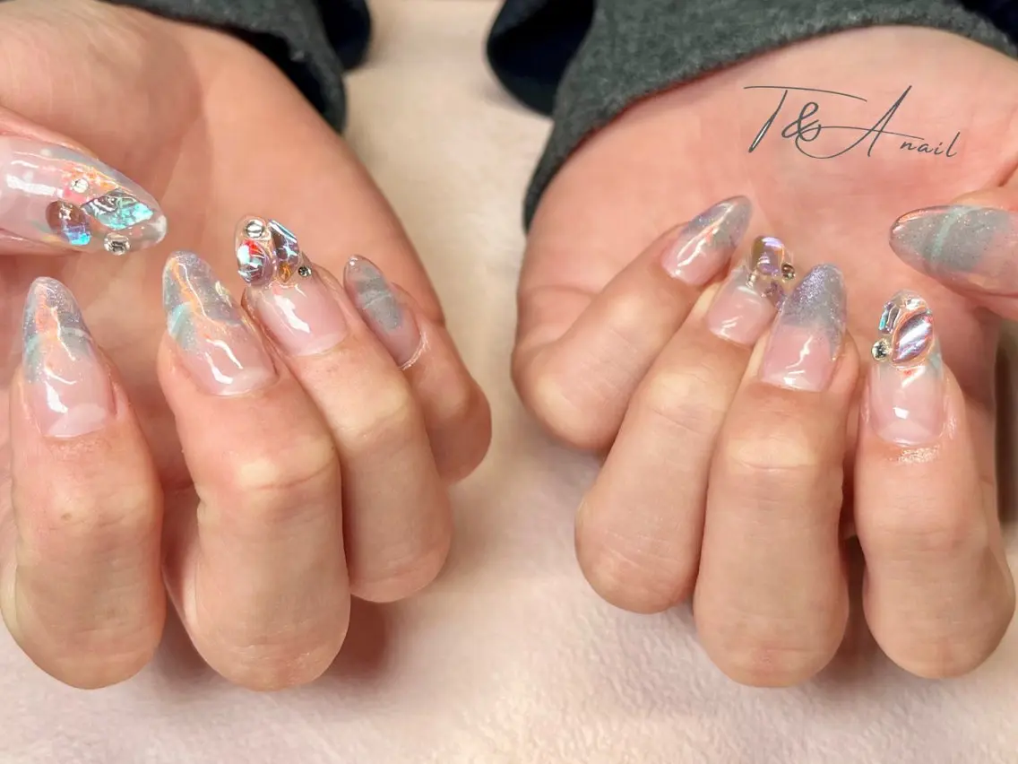 ネイル 長さ出し ジェルネイル グラデーション 氷ネイル・うるうるネイル キラキラネイル T&A nailのネイルデザイン