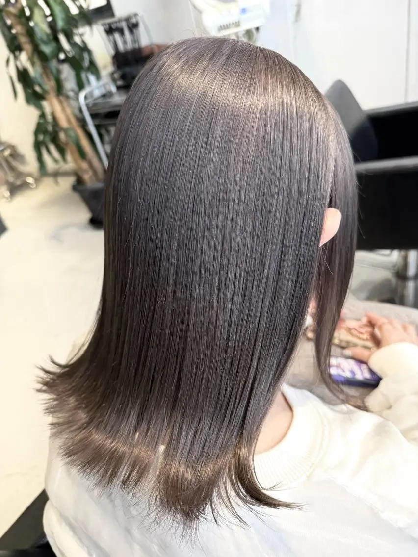 カラー ブリーチ ケアブリーチ ダブルカラー グレージュ シルバー 🐣 SHION🐥のヘアスタイル