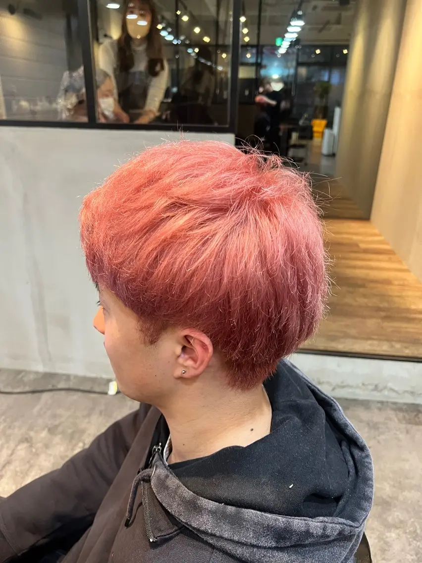 メンズ メンズブリーチ カット ヘアカラー トリートメント 安岡 稜太のヘアスタイル