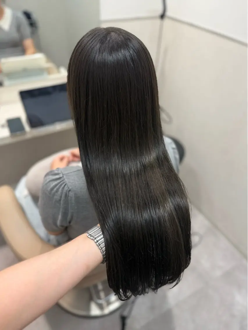 ロング カラー ヘアカラー トリートメント ラベンダー💜 グレージュ🩶のヘアスタイル