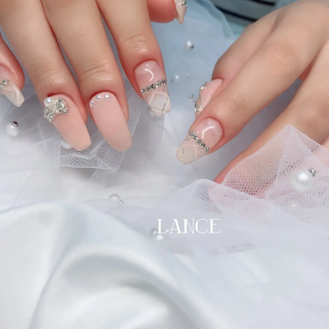 ネイル オーロラネイル フレンチネイル グラデーション キラキラネイル 韓国ネイル Lance nailのネイルデザイン