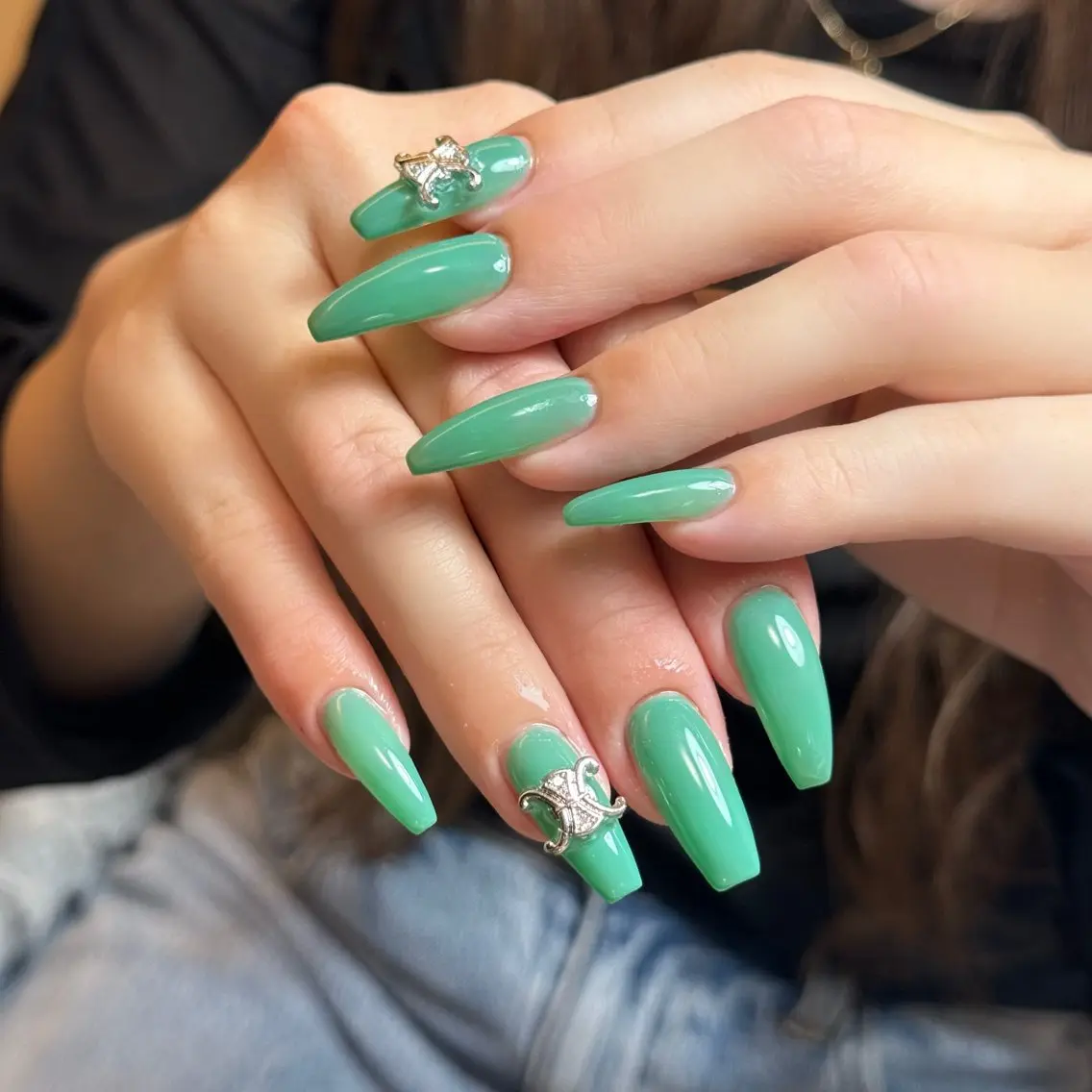 ネイル ロングネイル リボン ワンホンネイル nailsalon ChuColaのネイルデザイン
