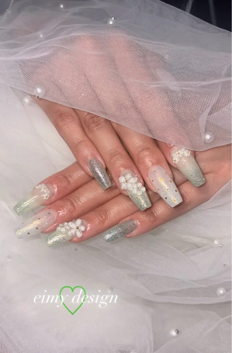 ネイル オーロラネイル ドット フラッシュネイル フラワーネイル グラデーション ハンドネイル eimy nails♡のネイルデザイン