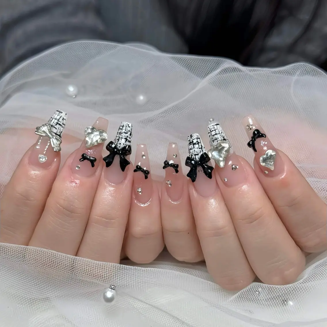 ネイル オーロラネイル ボルドー ブラウン 氷ネイル・うるうるネイル キラキラネイル ハンドネイル Julli NailStudioのネイルデザイン