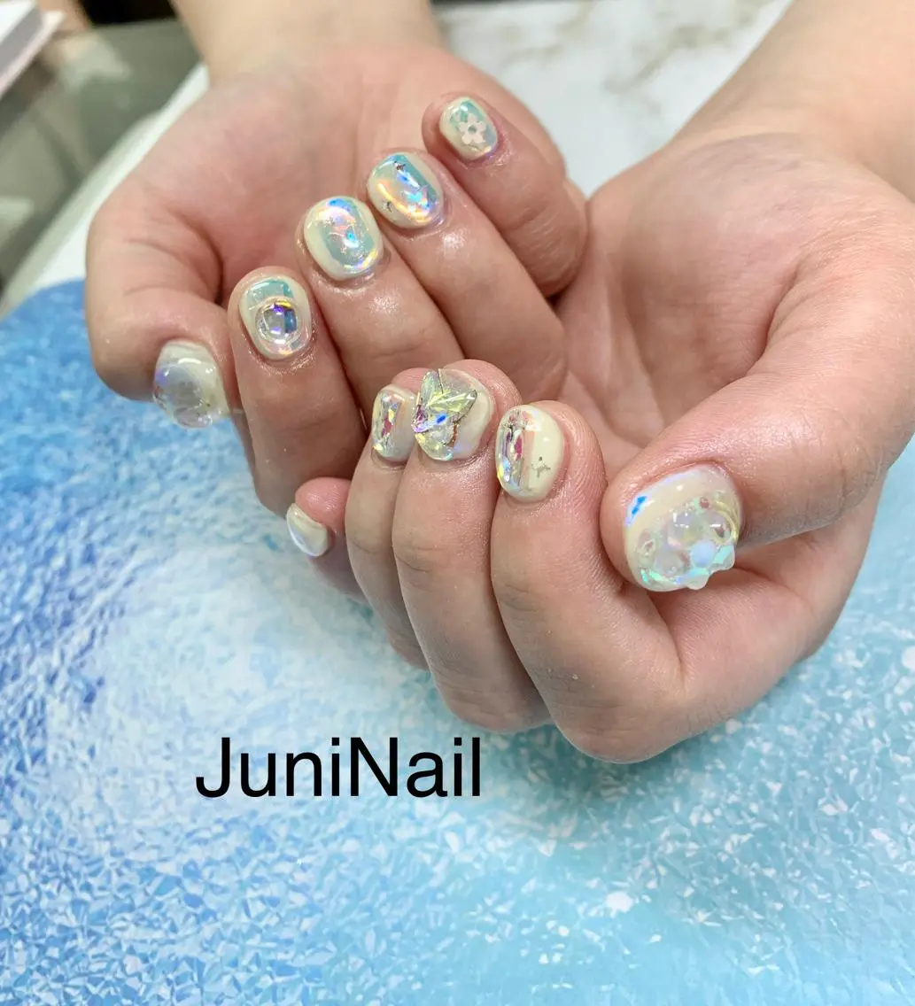 ネイル オーロラネイル クリアネイル フラッシュネイル フレンチネイル 氷ネイル・うるうるネイル ハンドネイル JuniNail 주니네일🇰🇷suのネイルデザイン