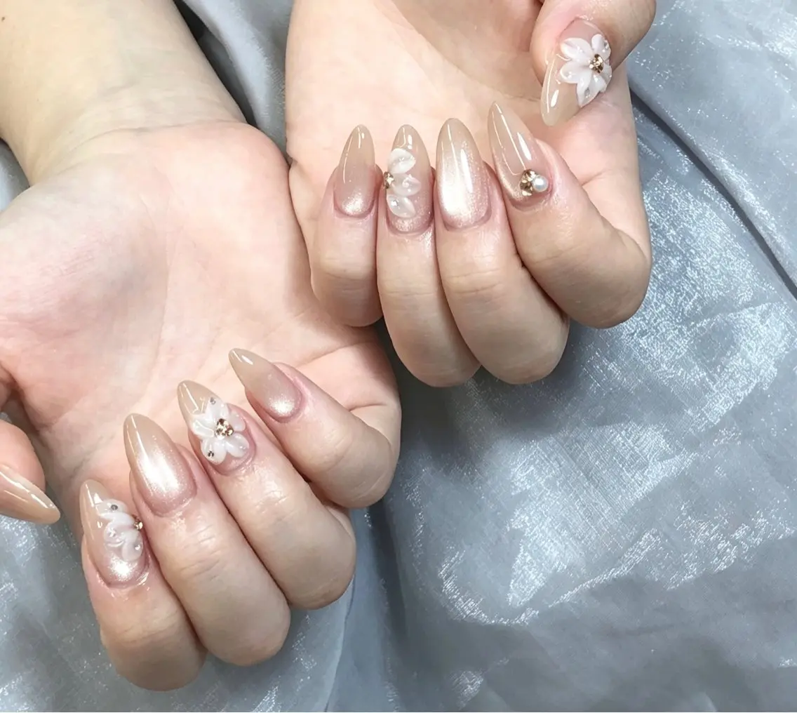 ネイル ハンドネイル Glow Minamiのネイルデザイン