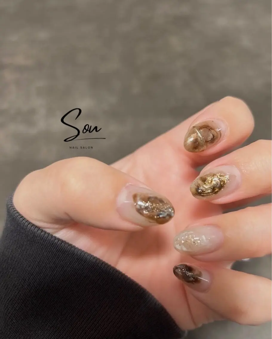 ネイル アートネイル ブラウン ニュアンスネイル ハンドネイル S o u_ nail salonのネイルデザイン