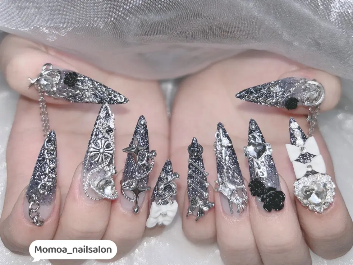 ネイル キラキラネイル 韓国ネイル スカルプネイル ハンドネイル MoMoA Nail ネイル長さ出し専門店のネイルデザイン