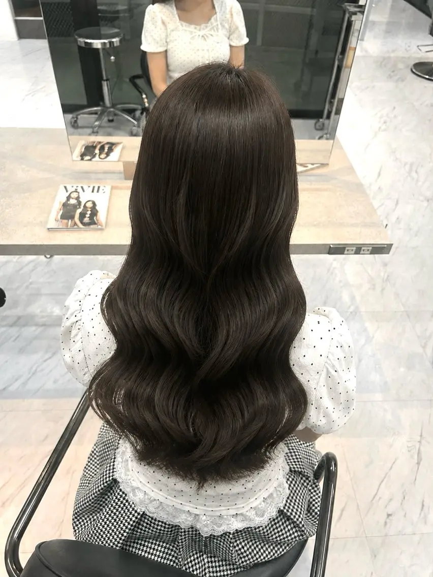 ロング カラー グレージュ モカグレージュ ヘアカラー 【 ViVIE 】 とものヘアスタイル