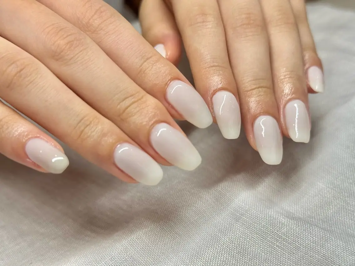 ネイル ホワイト Fig MARINのネイルデザイン