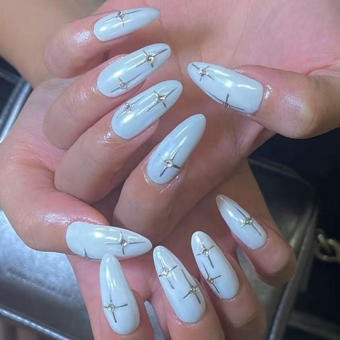 ネイル ハンドネイル Queens テイのネイルデザイン