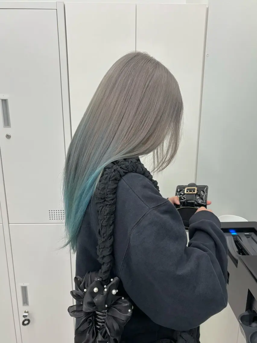 セミロング カラー 掛川 瑠唯のヘアスタイル