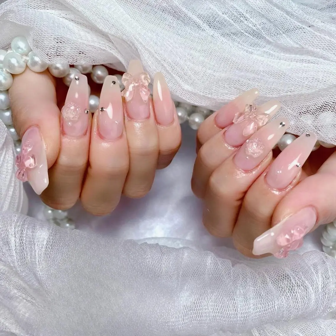 ネイル アートネイル フラッシュネイル フレンチネイル ジェルネイル ガラスフレンチ M2 BEAUTY サロンのネイルデザイン