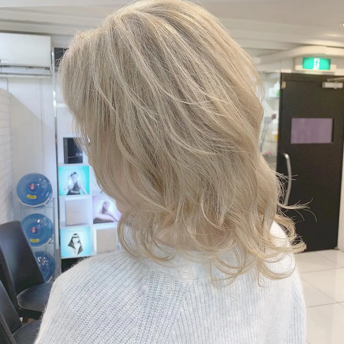 ミディアム カラー にしき さんのヘアスタイル