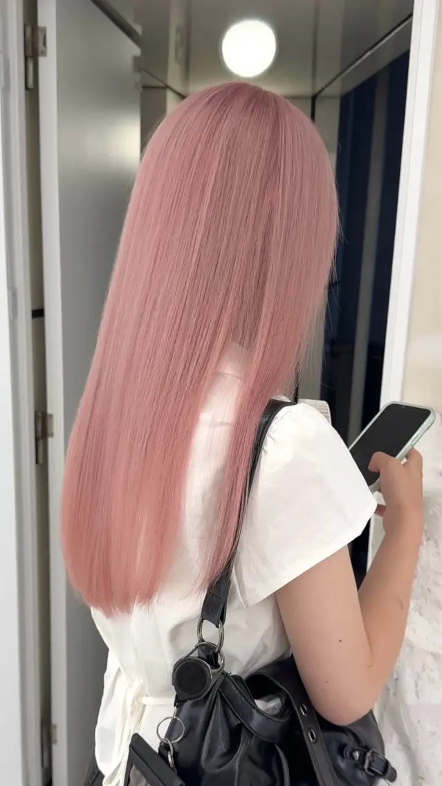 ロング カラー ベージュカラー ブリーチ ケアブリーチ 透明感カラー デザインカラー カット ヘアカラー トリートメント 似合わせカット/ ハイトーン/aoiのヘアスタイル