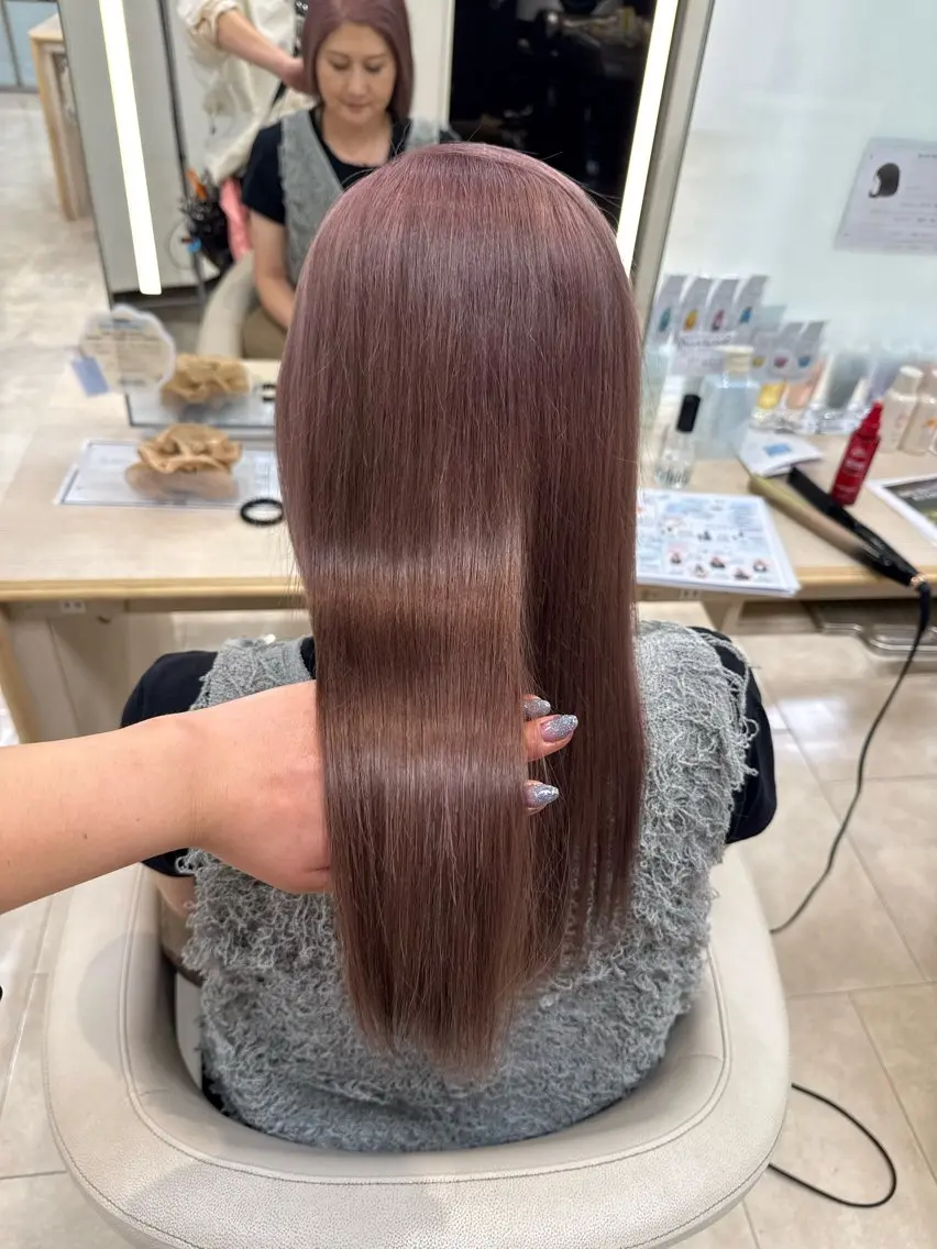 ロング ヘアカラー 岡田 和馬のヘアスタイル