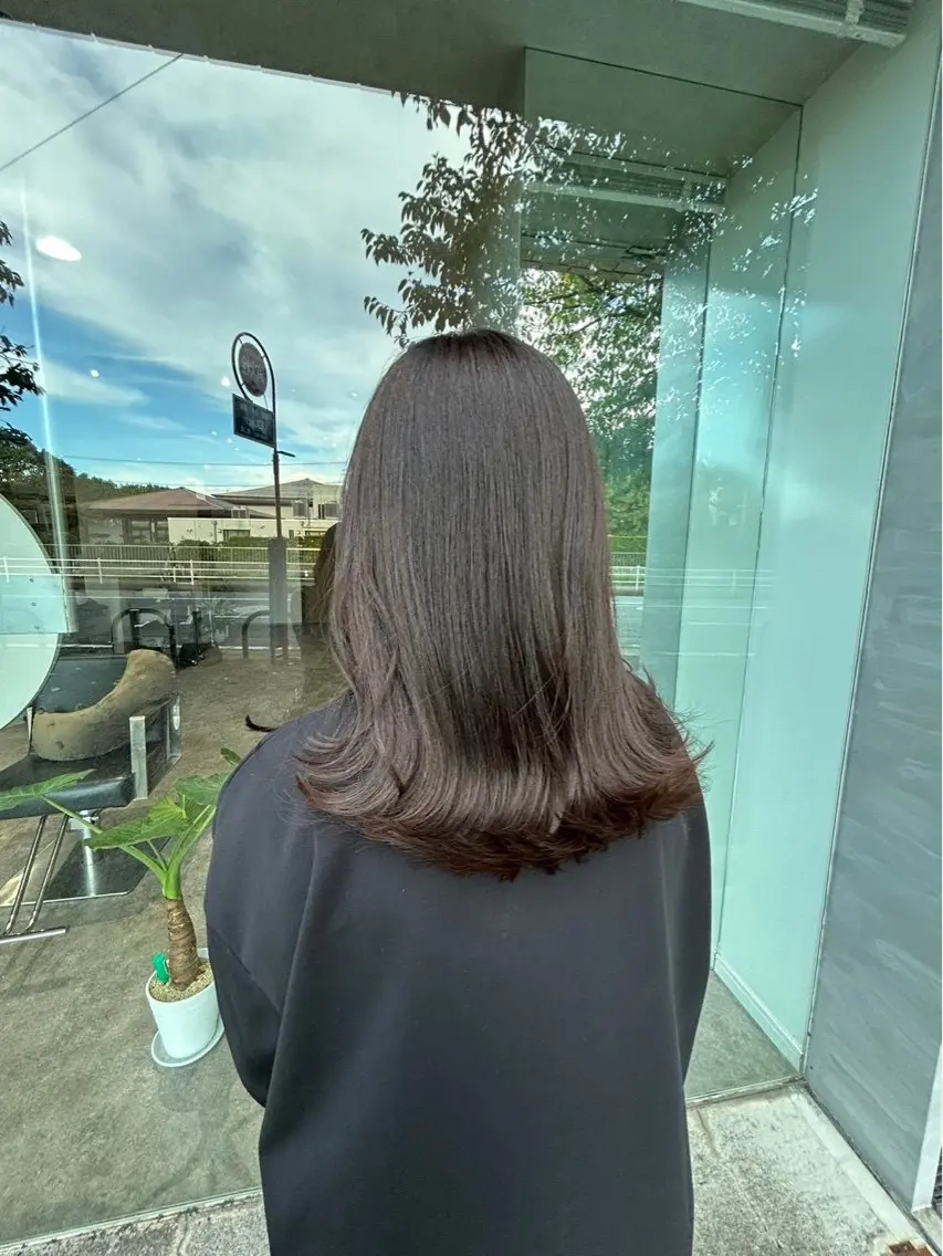 セミロング ヘアカラー トリートメント qpulaあいみ 透明感カラーのヘアスタイル