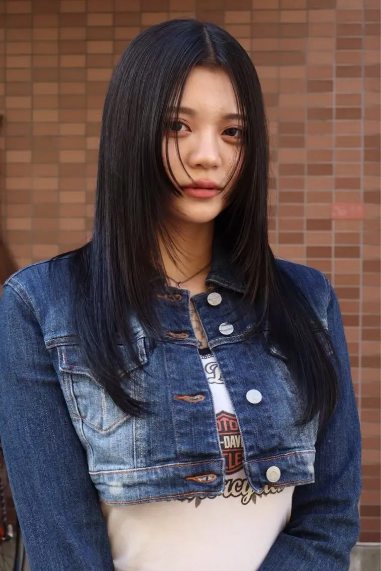 セミロング カラー レイヤーカット 小顔カット カット ヘアカラー レイヤー/ブリーチ iwamiya岩見谷のヘアスタイル