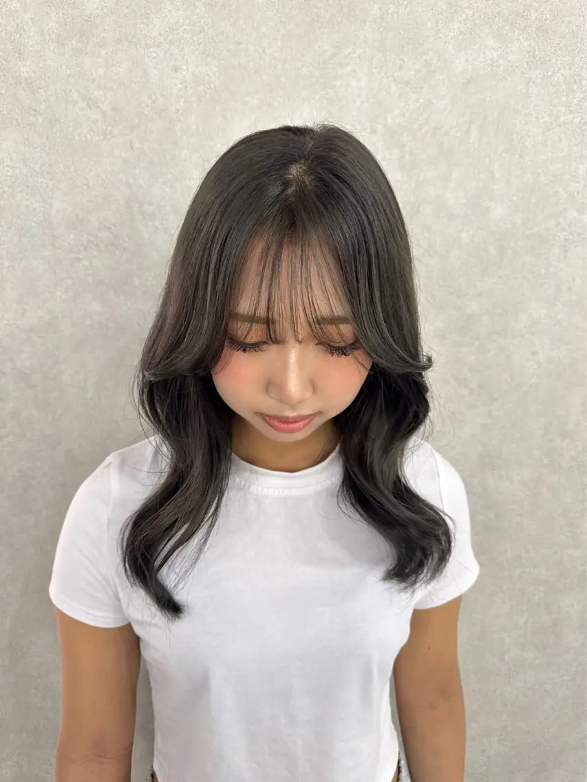 ロング カラー アッシュ アッシュブラウン ベージュカラー 黒髪 ブリーチ 赤み無し柔らかカラー 【梅田】madokaのヘアスタイル