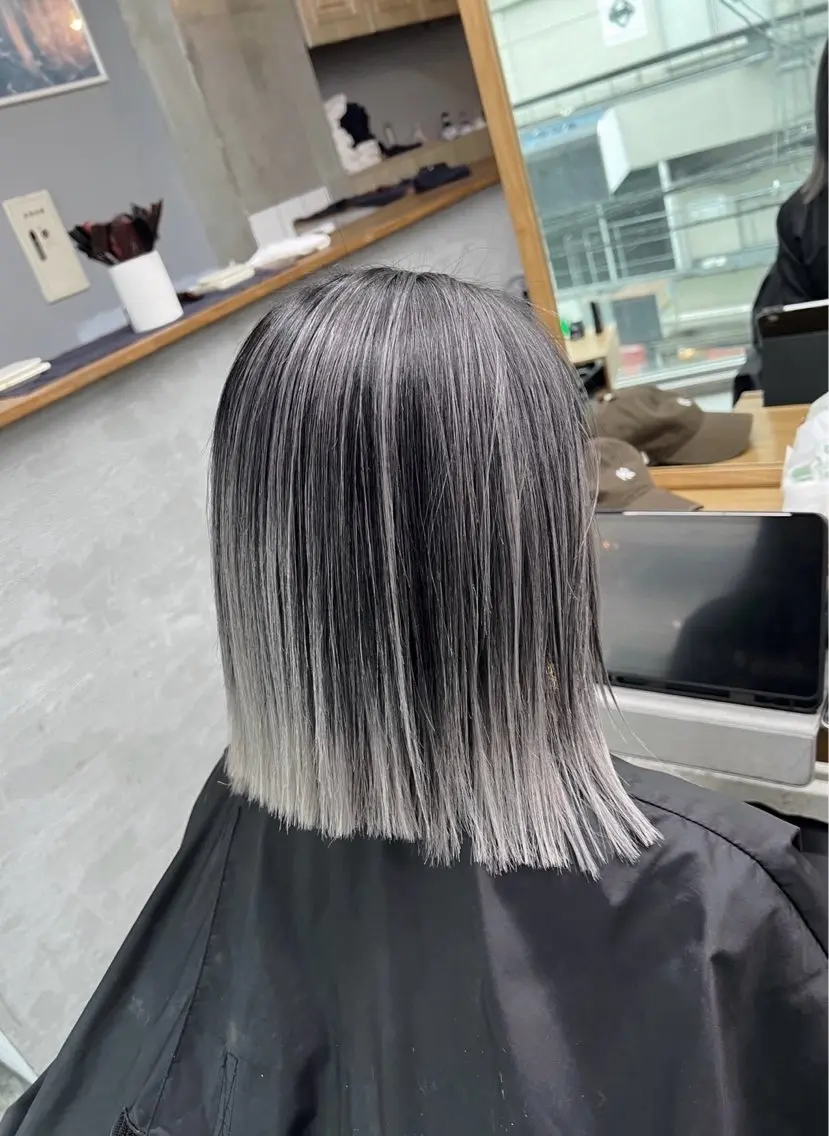 ショート カラー バレイヤージュ シルバー ホワイトシルバー レイヤーカット カット ヘアカラー トリートメント 指名数No.1 /NAOYAのヘアスタイル