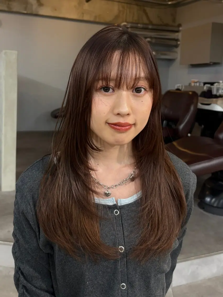ロング ニシタニ コハルのヘアスタイル