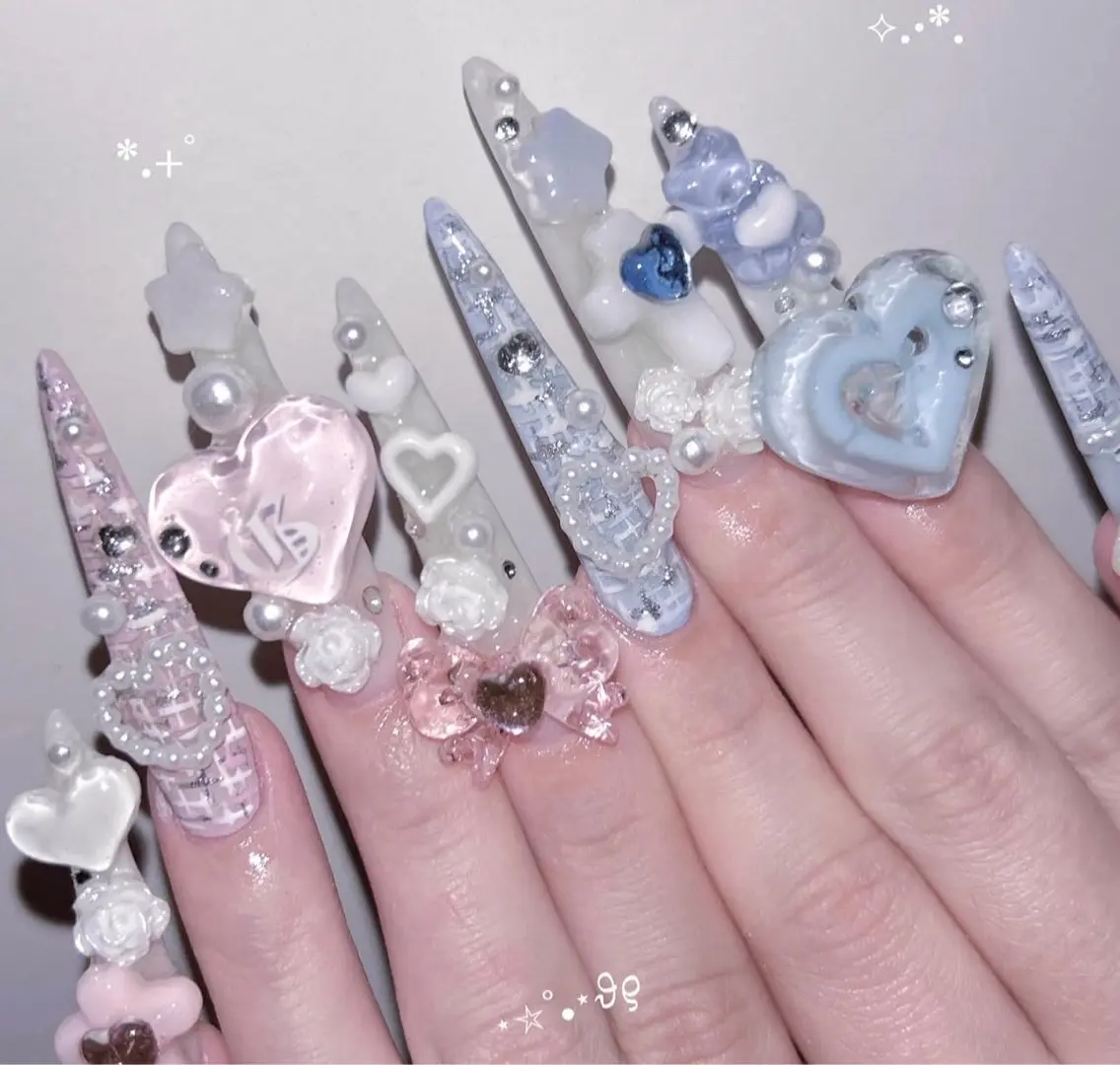 ネイル オーロラネイル フレンチネイル ジェルネイル ハロウィン キラキラネイル ハンドネイル H.baby Nail Salonのネイルデザイン