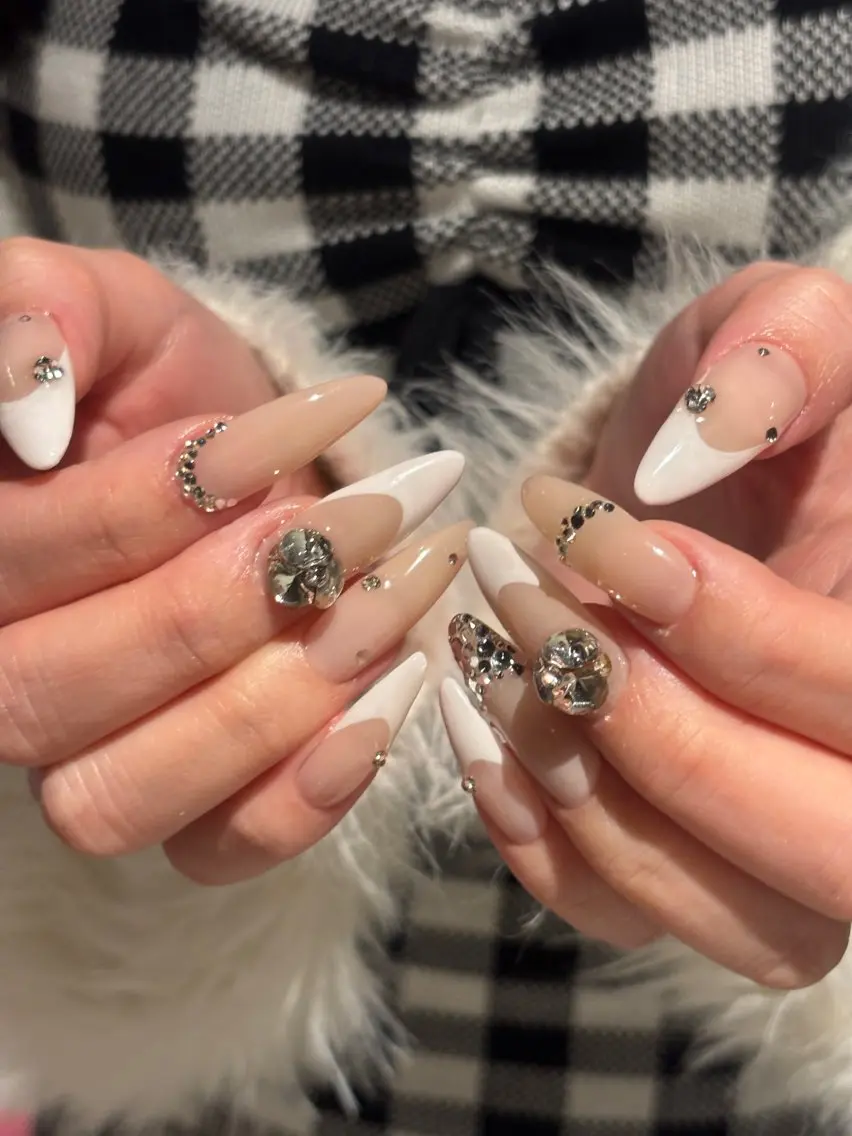 ロング One ♡ YUKINEのネイルデザイン