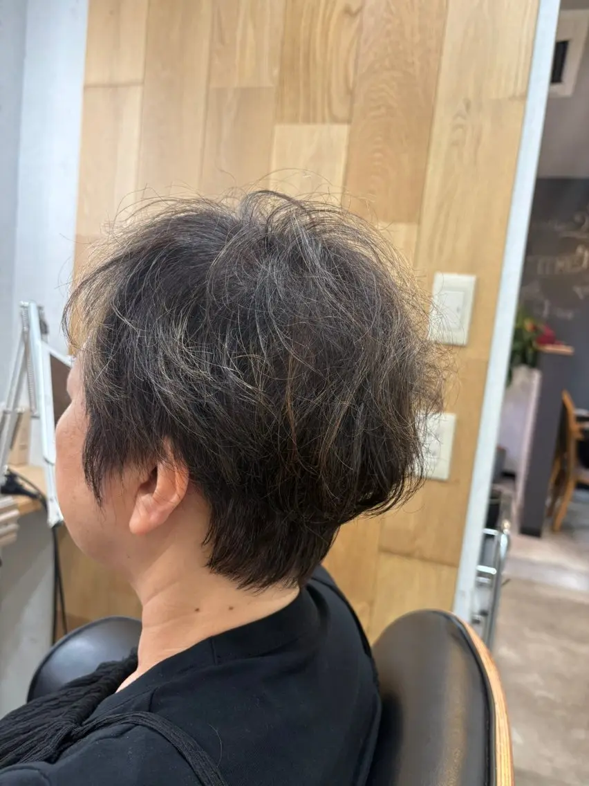 ショート カット ヘアカラー トリートメント 白鳥 正孝のヘアスタイル