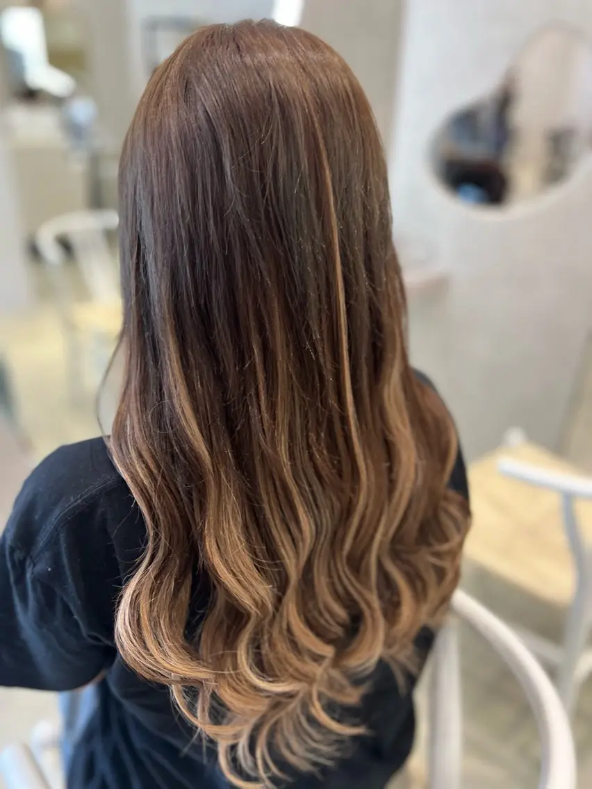 ロング カット ヘアカラー トリートメント エクステ 小池 夏美のヘアスタイル