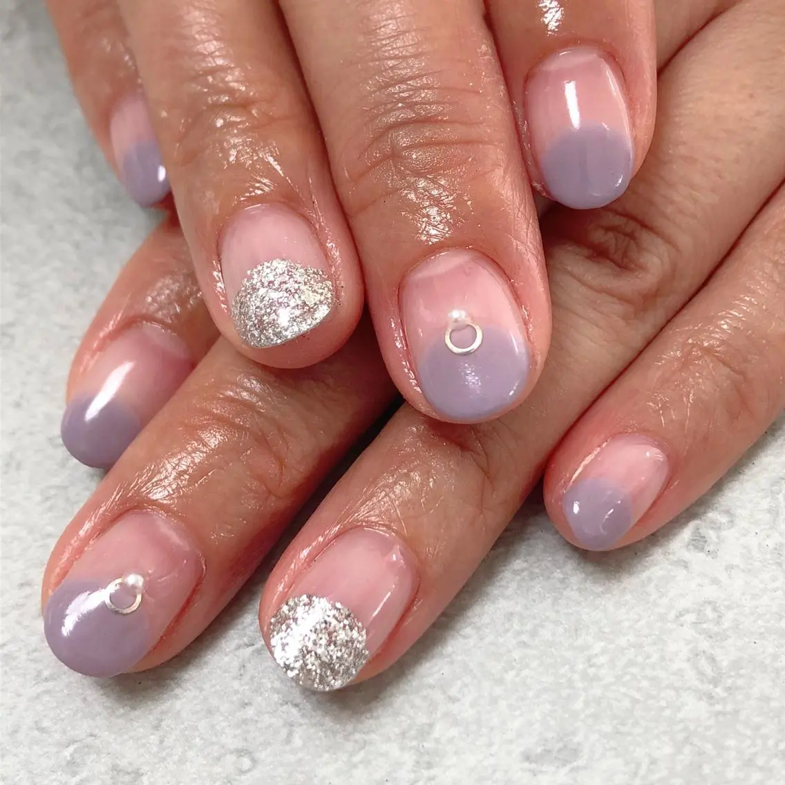 ネイル シルバー 春ネイル ハンドネイル mogunail &blowのネイルデザイン