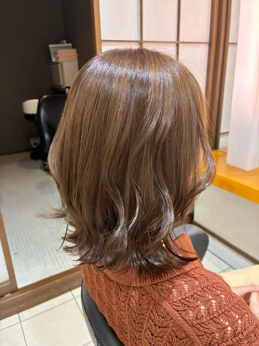 ミディアム カラー 透明感カラー カット ヘアカラー トリートメント yui｜ カラーモデルのヘアスタイル