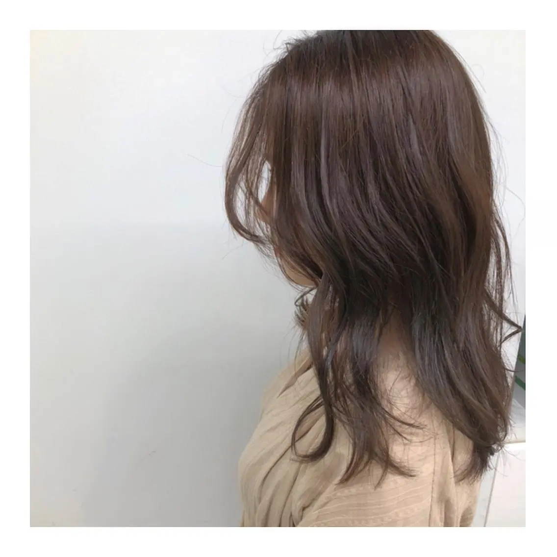 ミディアム カラー グレージュ オリーブグレージュ オリーブグレー レイヤーボブ/ボブ 仲川和人のヘアスタイル