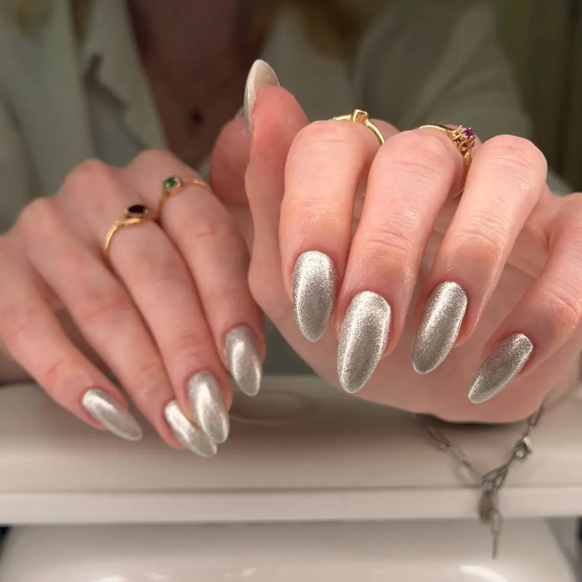 ネイル ロングネイル マグネットネイル シルバー ハンドネイル VALI🌻 NAILSのネイルデザイン